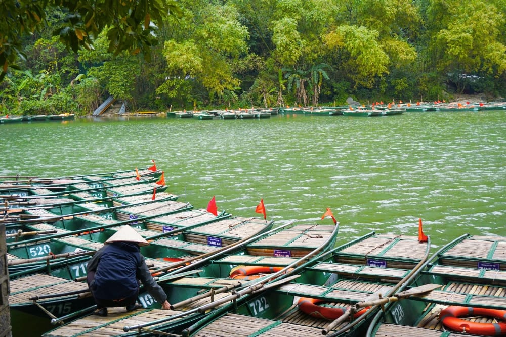 Perfect Ninh Binh Day Trip Itinerary from Hanoi: Temples, Caves & Culinary Treasures ninh binh day trip from hanoi 14