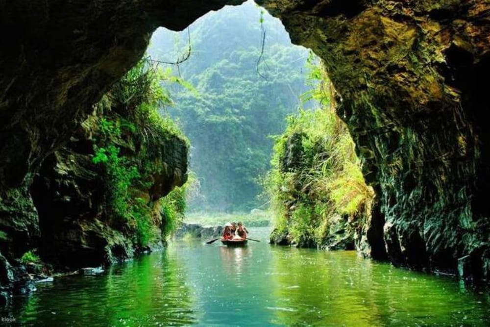 Perfect Ninh Binh Day Trip Itinerary from Hanoi: Temples, Caves & Culinary Treasures ninh binh day trip from hanoi 19