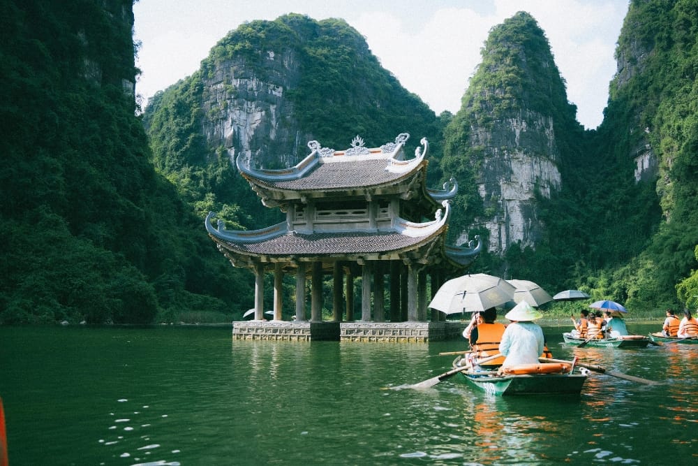 Perfect Ninh Binh Day Trip Itinerary from Hanoi: Temples, Caves & Culinary Treasures ninh binh day trip from hanoi 20