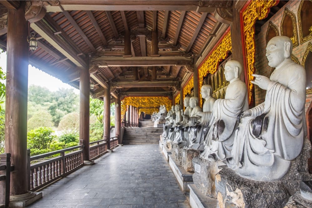 Perfect Ninh Binh Day Trip Itinerary from Hanoi: Temples, Caves & Culinary Treasures Inside the Sacred Halls of Bai Dinh Pagoda