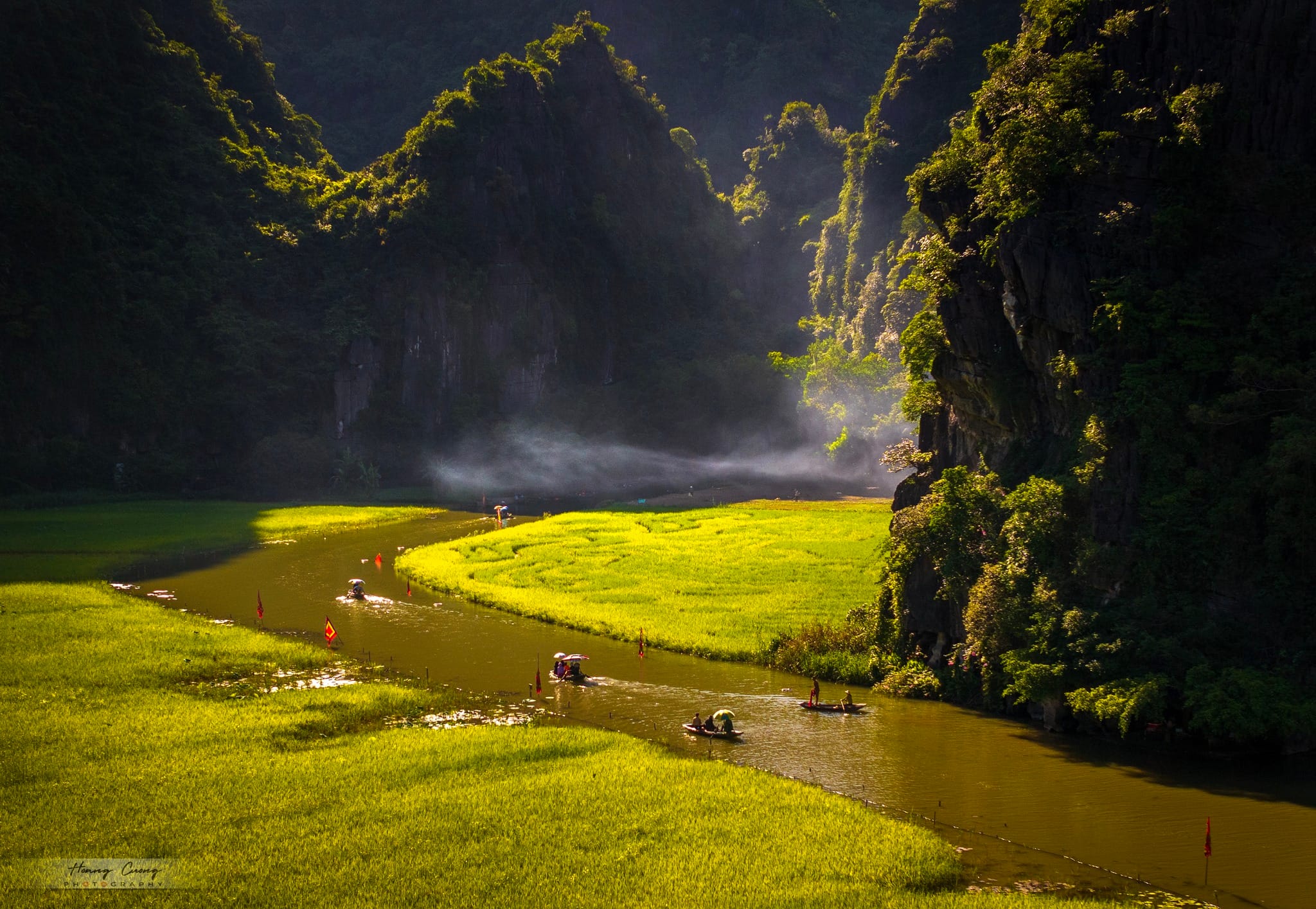 Ninh Binh 3 Day Itinerary: The Perfect Guide to Nature, Culture and Hidden Gems Setting off on a peaceful early-morning bicycle ride directly from Jiva Hoa Lu Retreat to explore the best places to visit in ninh binh.