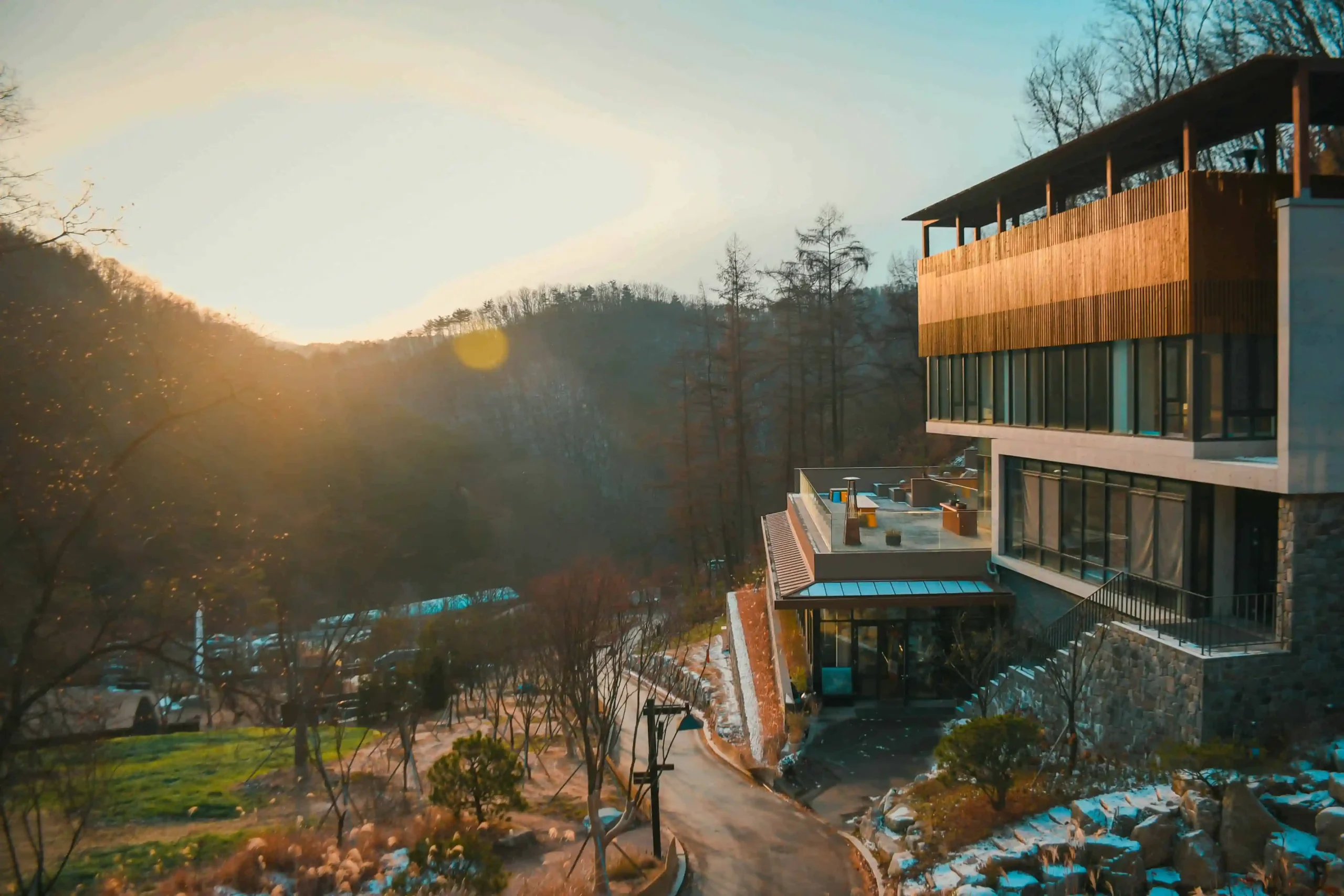 Communal dining focused on a traditional, healthy Korean diet and promoting social well-being.