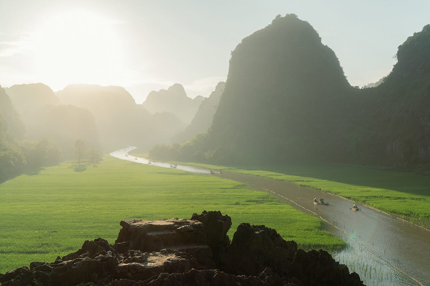 Ninh Binh Weather Guide: Seasons, Temperature & Rainfall Explained Mastering the ninh binh weather patterns to plan a cinematic adventure through Vietnam’s ancient heritage sites.