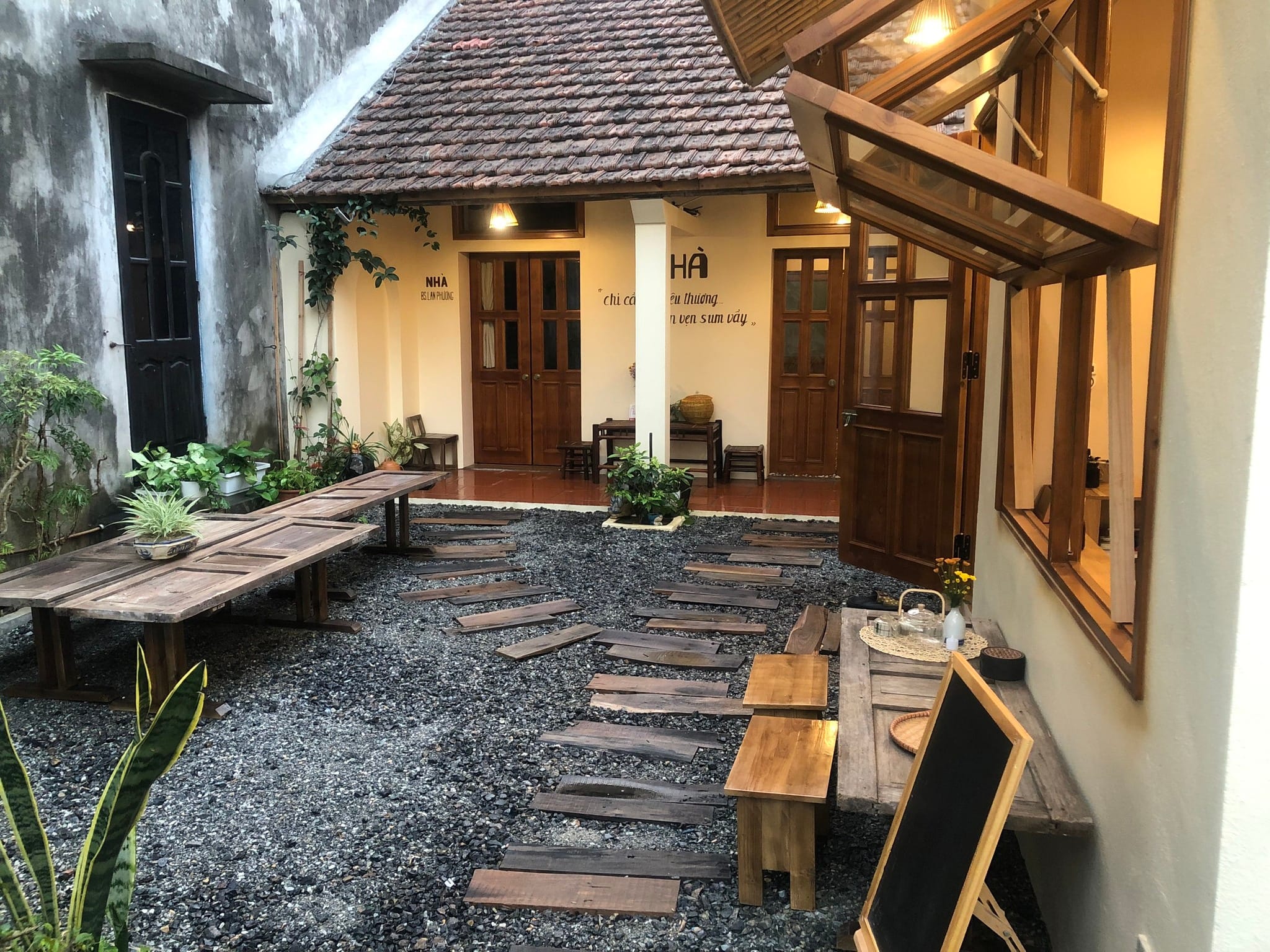 Authentic local hospitality at La Nha, a cozy Spa Ninh Binh gem.