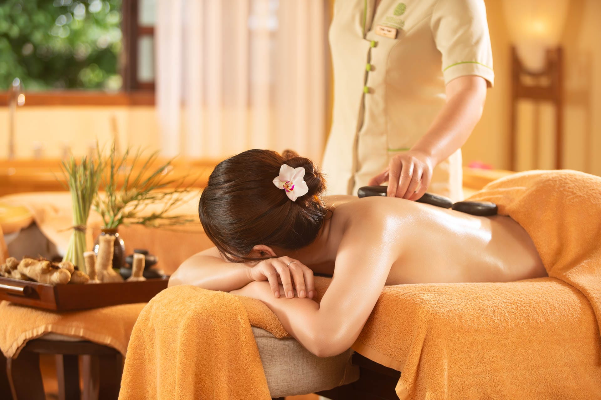 Lowering stress markers naturally by matching your schedule to a premier digital detox retreat vietnam.