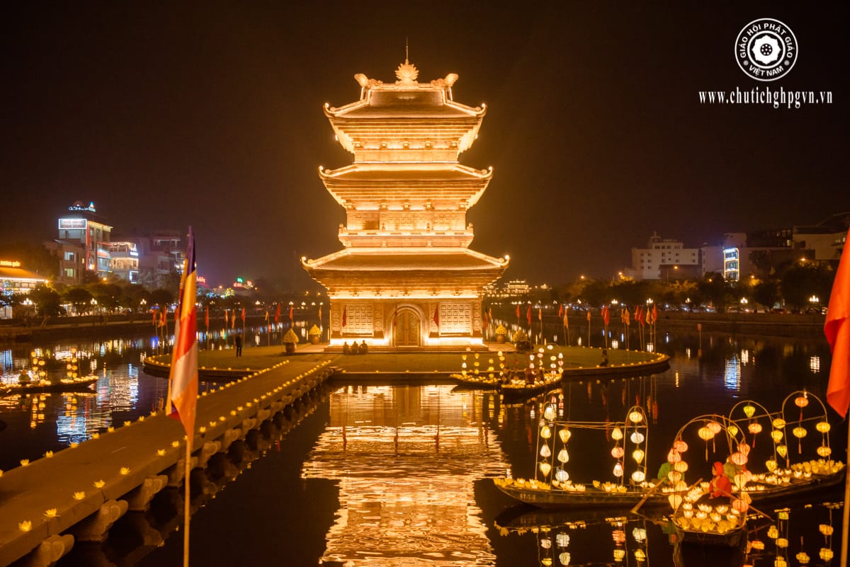 Utilizing the city's strategic location to find the best place to stay in Ninh Binh for easy travel logistics.