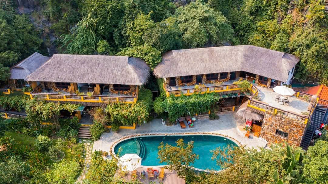 Discovering the hidden gems of the landscape through eco-conscious architecture and private valley views.