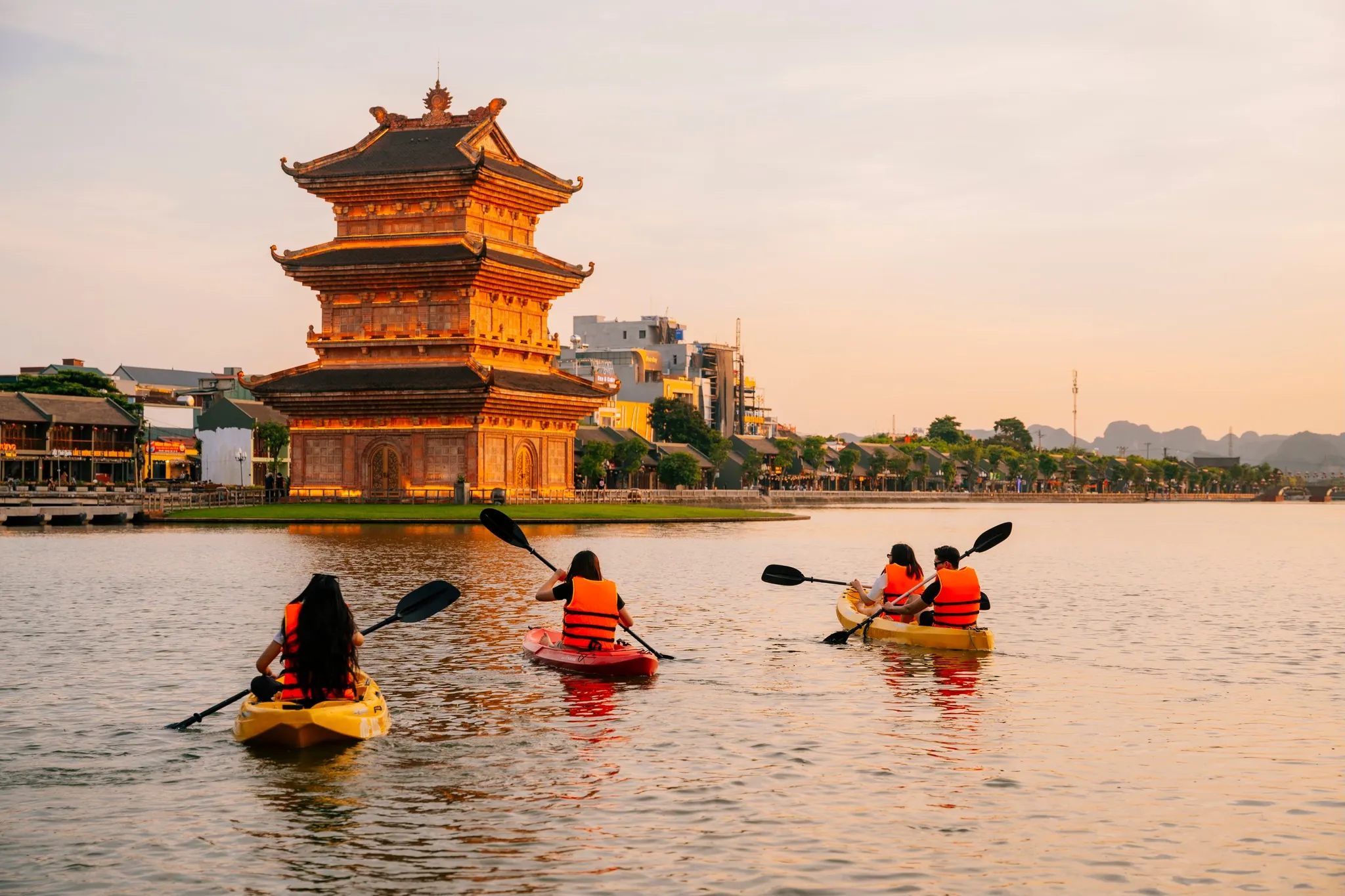 Unwinding from technology with water-based activities digital detox retreat vietnam package.