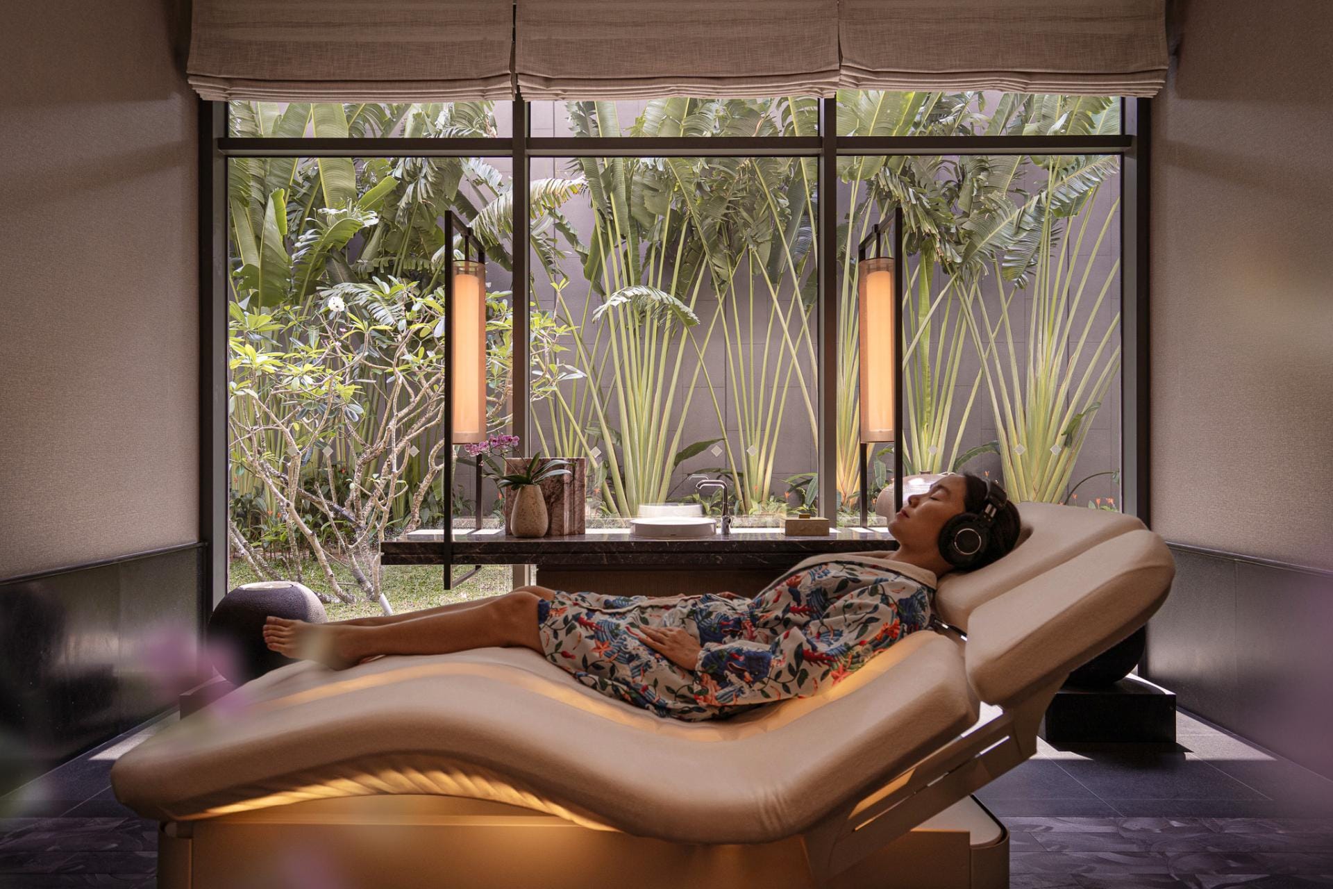selecting a private hydrotherapy suite at the best spa retreat in vietnam for modern luxury.