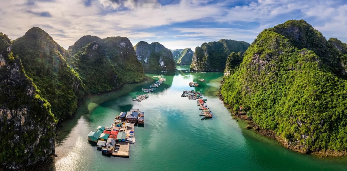 Sustainable Travel Vietnam: A Guide to More Responsible Journeys lang chai cua van 4