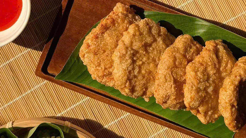 Vietnam Autumn Cuisine: From Green Rice to Warm Desserts weet and savoury cốm dishes showcase traditional Vietnamese food.